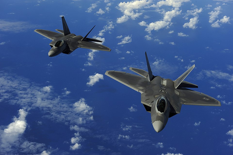 /img/navigation/90th_Fighter_Squadron_F-22s.jpg